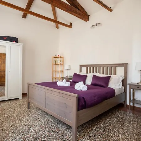 Ca' Giorgia Venice Apartment With Balcony-3